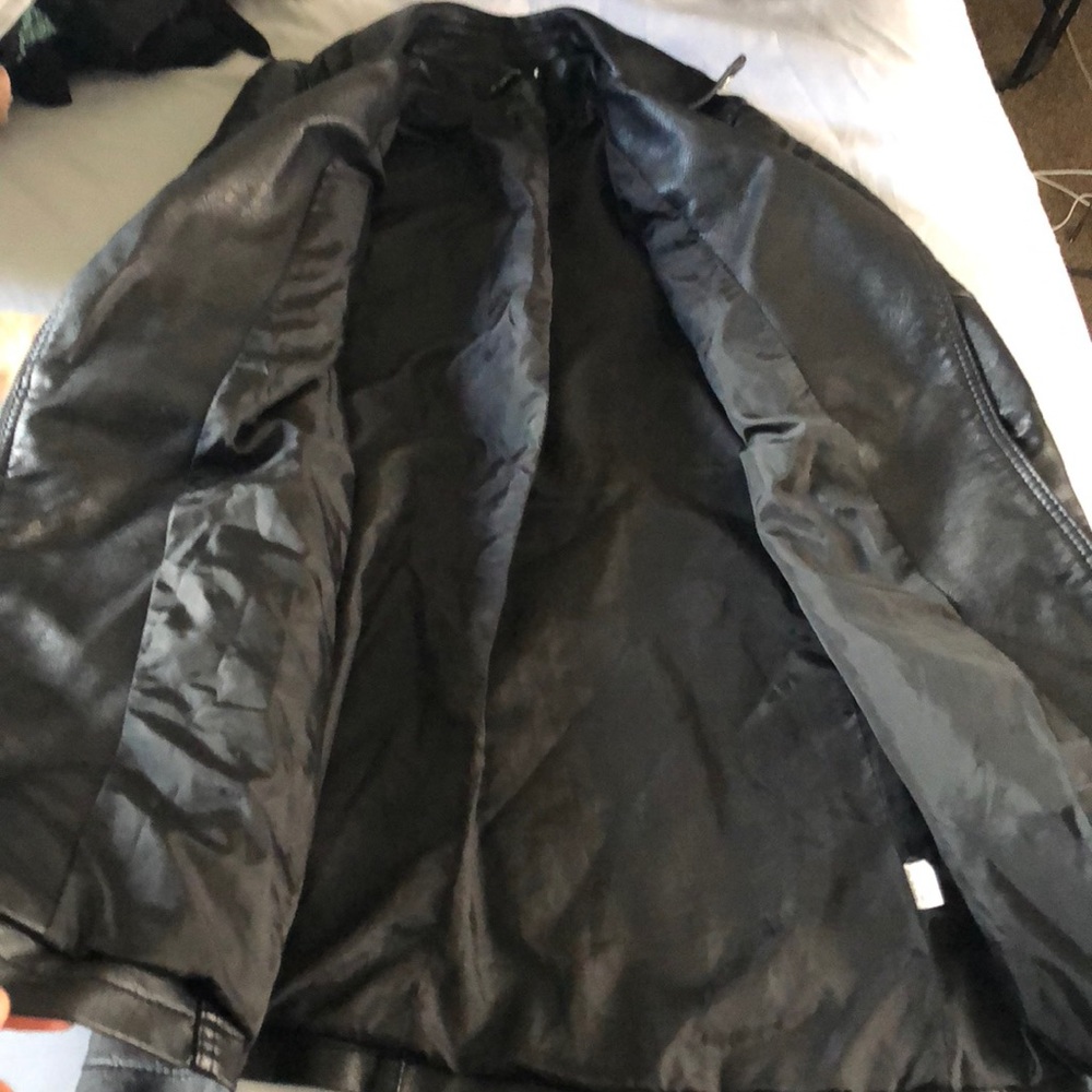 Leather jacket - Picture 2 of 4